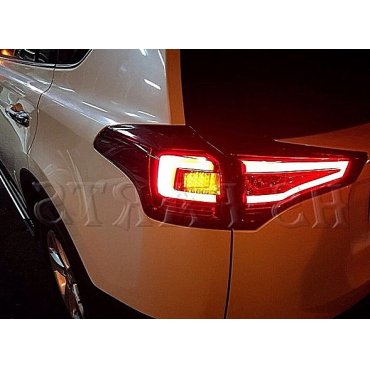 Toyota RAV 4 оптика задняя красная тонированная   светодиодная / LED taillights red smoked