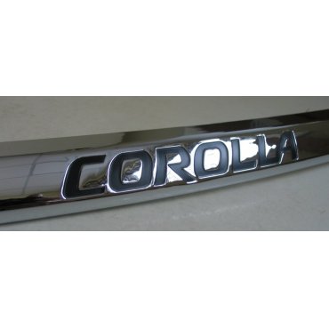 Toyota Corolla E170 / Altis  накладка хром на бампер передний ABS