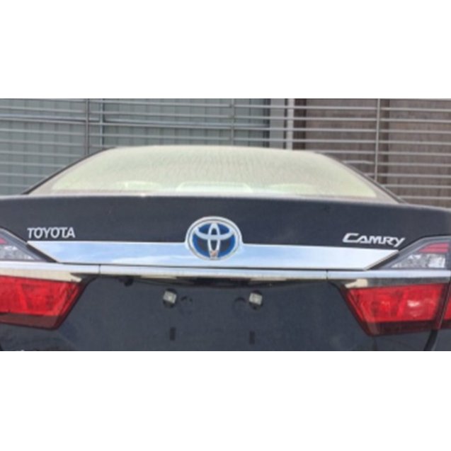 Toyota Сamry V55 хром накладка на крышку багажника верхняя