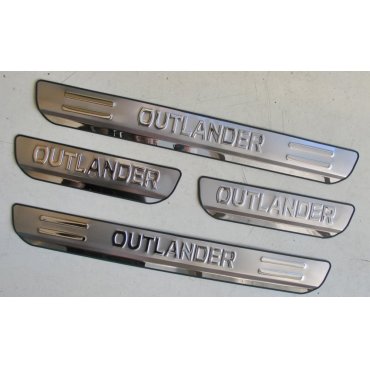 Mitsubishi Outlander 2015  накладки на пороги дверных проемов тип A