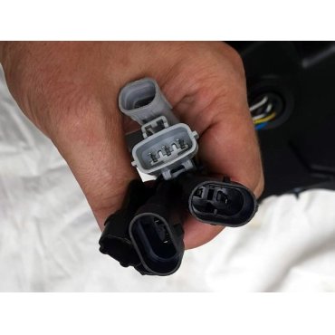 Toyota Tundra 2007+ оптика передняя LED черная RP