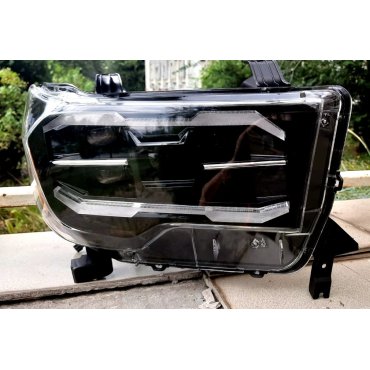 Toyota Tundra 2007+ оптика передняя LED черная RP