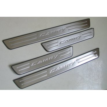 Toyota Camry V55 2015 накладки на пороги дверных проемов
