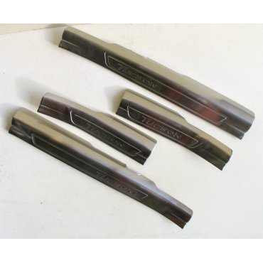 Hyundai Tucson TL 2015 накладки верхние на пороги дверных проемов, тип A