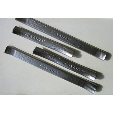 Toyota Camry V55 2015 накладки на пороги дверных проемов верхние B