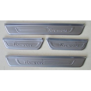 Hyundai Tucson TL 2015 накладки нижние на пороги дверных проемов
